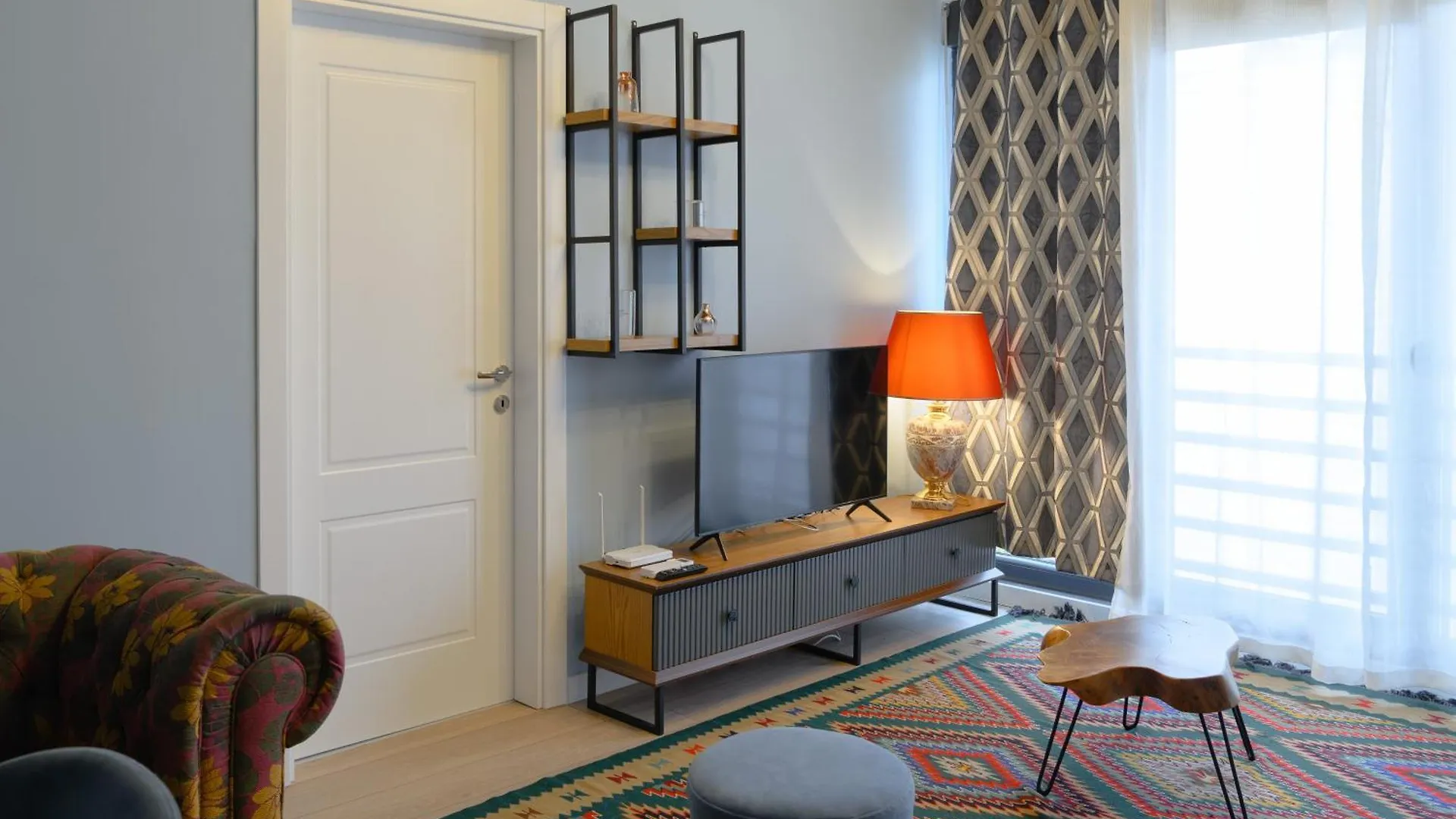 Tirana Cityscape Apartment
